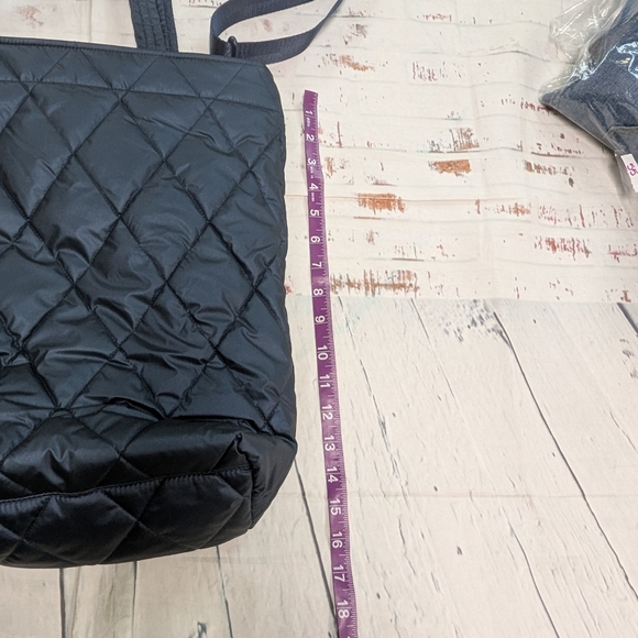 Vera Bradley Navy Quilted Crossbody Bag - Picture 3 of 4